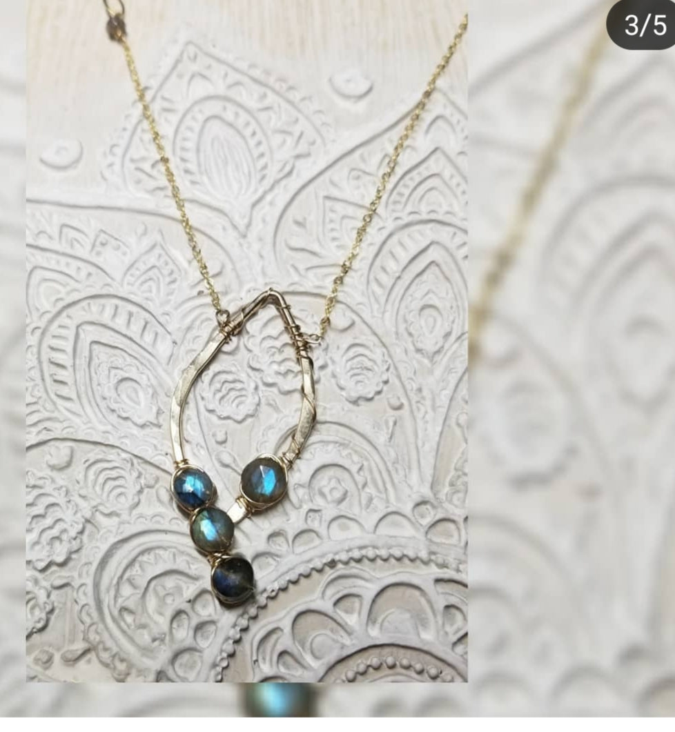 The Cleopatra necklace